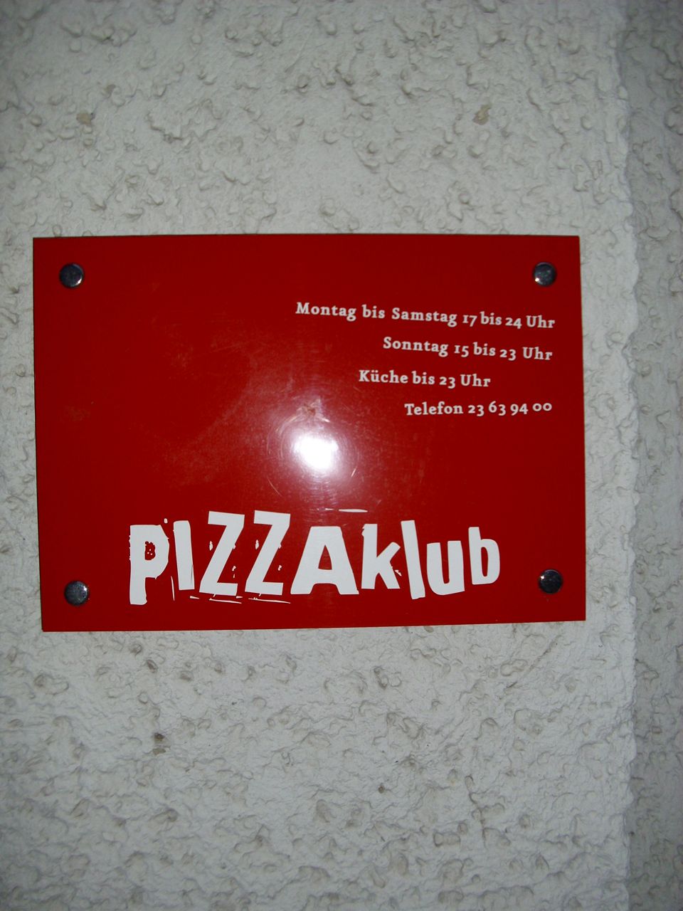 <!--:en-->The “Pizza Klub”darn good Pizza and easy on a fashionistas purse strings!!!!<!--:-->